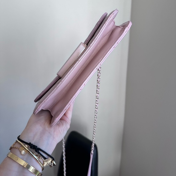 Chanel pink mini beauty lock bag in sheepskin leather - Picture 4 of 6